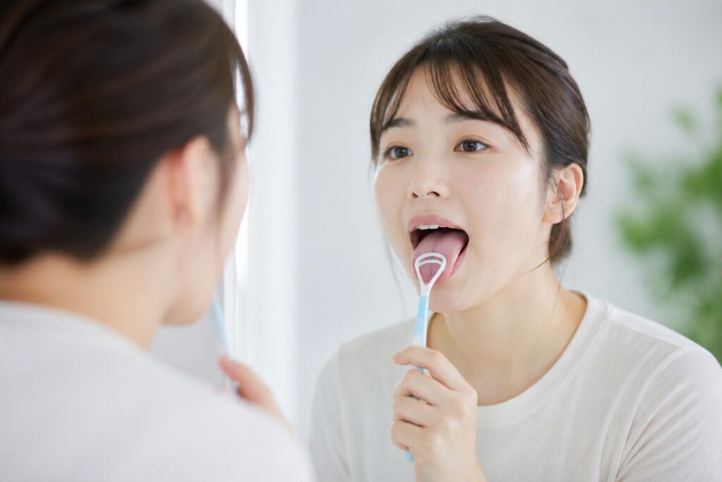 舌が黄色いと口臭がする原因は？